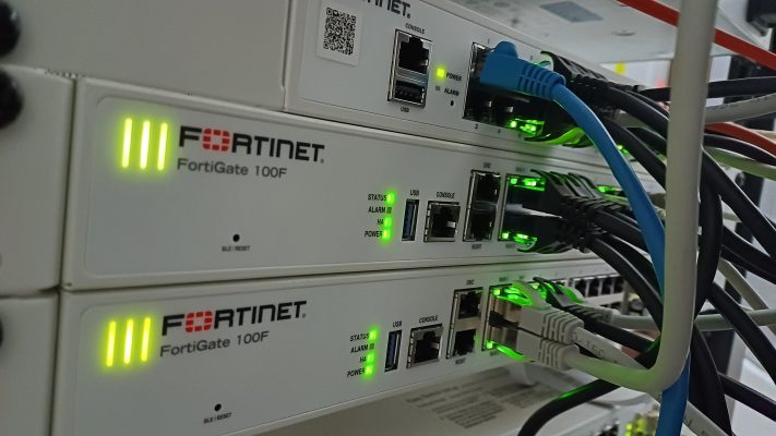 Router doanh nghiệp_2